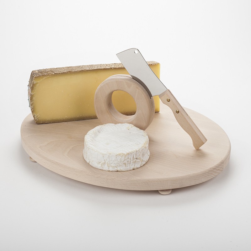 plateau à fromage en bois brut avec couteau